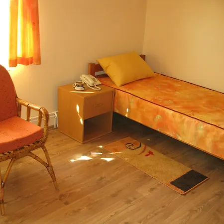 Oasis Hostel *