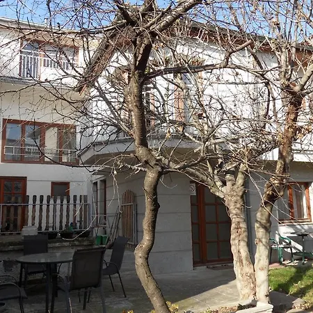 Oasis بيت شباب