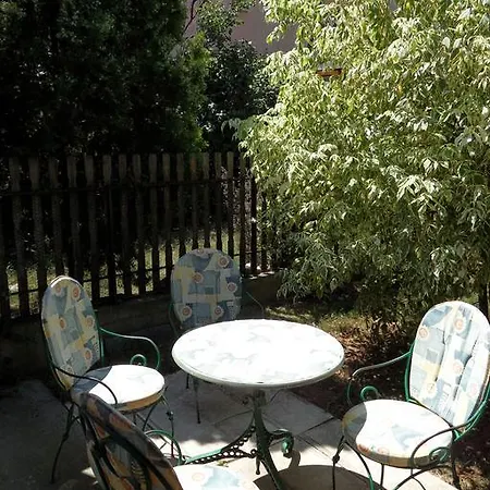 بيت شباب Oasis *