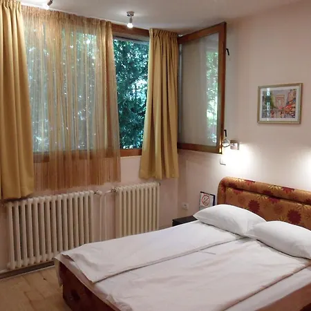 Oasis بيت شباب بلغراد